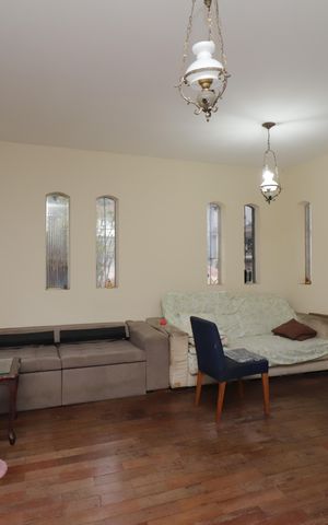 Casa à venda com 600m², 6 quartos e 6 vagasSala