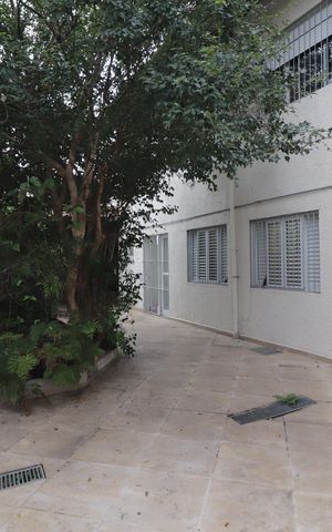 Casa à venda com 600m², 6 quartos e 6 vagasQuintal
