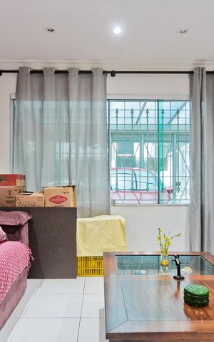 Casa à venda com 150m², 3 quartos e 2 vagas Casa à venda com 150m², 3 quartos e 2 vagasSala