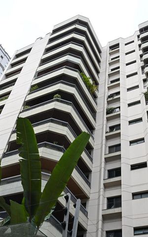 Apartamento à venda com 271m², 5 quartos e 4 vagasFachada