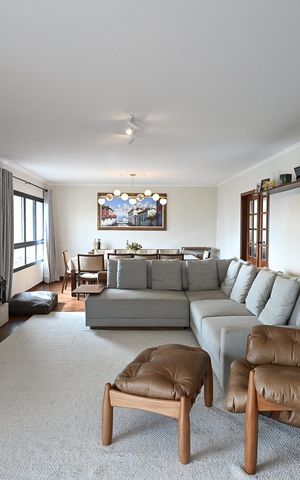 Apartamento à venda com 271m², 5 quartos e 4 vagasSala