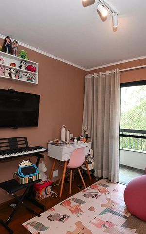 Apartamento à venda com 271m², 5 quartos e 4 vagasQuarto 2