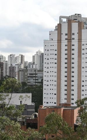 Apartamento à venda com 271m², 5 quartos e 4 vagasVista