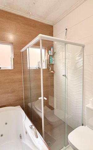 Casa à venda com 169m², 3 quartos e 6 vagasBanheiro da Suíte