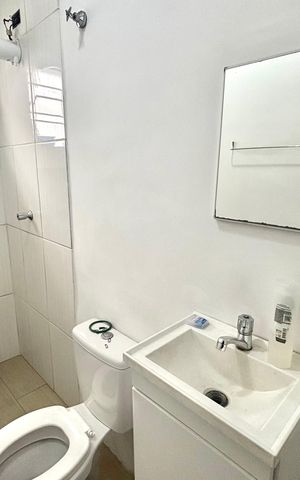 Casa para alugar com 50m², 1 quarto e 1 vaga Casa para alugar com 50m², 1 quarto e 1 vagaBanheiro