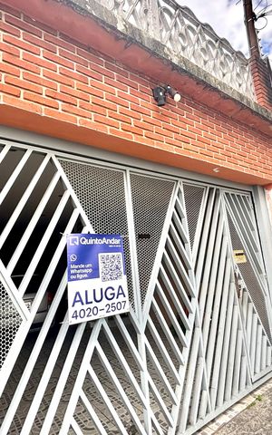 Casa para alugar com 50m², 1 quarto e 1 vaga Casa para alugar com 50m², 1 quarto e 1 vagaFachada