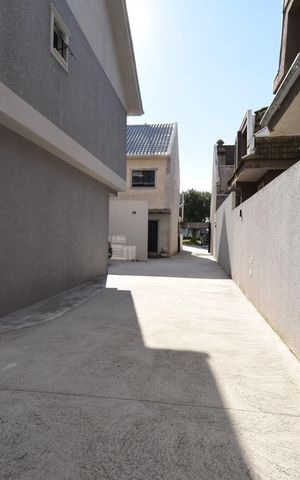 Casa à venda com 110m², 3 quartos e 2 vagasÁrea externa