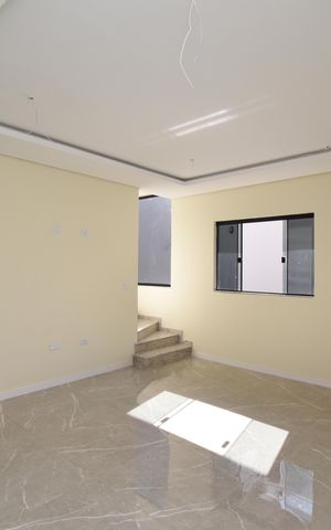 Casa à venda com 110m², 3 quartos e 2 vagasSala