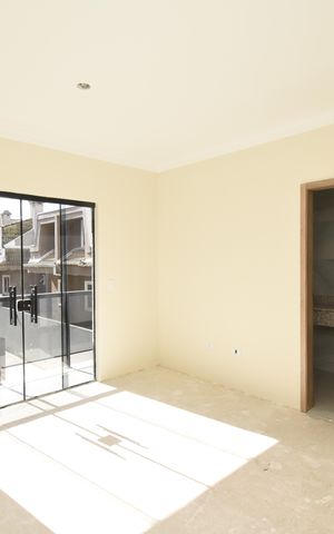 Casa à venda com 110m², 3 quartos e 2 vagasSuíte