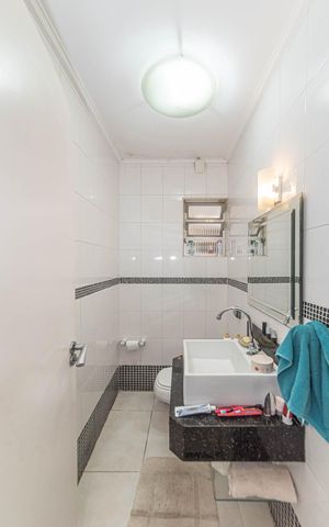 Casa à venda com 114m², 3 quartos e 2 vagas Casa à venda com 114m², 3 quartos e 2 vagasLavabo