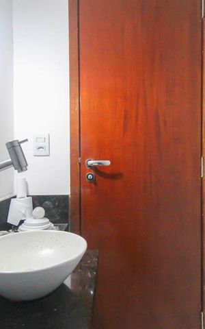 Casa à venda com 110m², 3 quartos e 2 vagas Casa à venda com 110m², 3 quartos e 2 vagasLavabo
