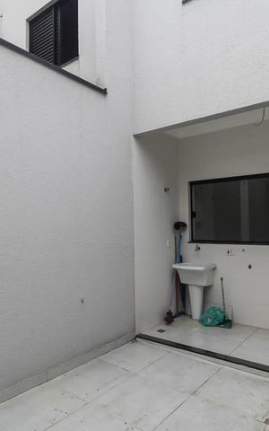 Casa à venda com 110m², 3 quartos e 2 vagas Casa à venda com 110m², 3 quartos e 2 vagasÁrea de serviço