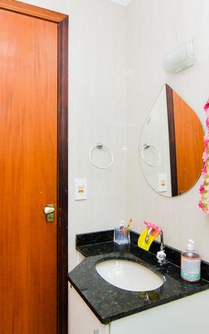 Apartamento à venda com 139m², 3 quartos e 4 vagasBanheiro do Quarto 1