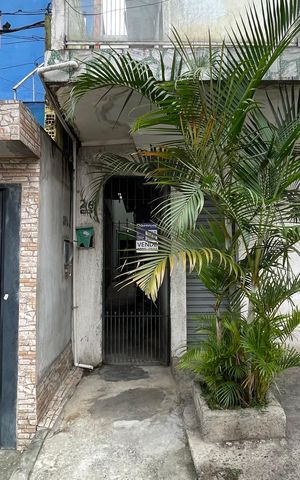 Casa à venda com 70m², 2 quartos e sem vaga Casa à venda com 70m², 2 quartos e sem vagaFachada + Placa