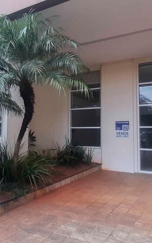 Apartamento à venda com 171m², 3 quartos e 3 vagas Apartamento à venda com 171m², 3 quartos e 3 vagasFachada e portaria