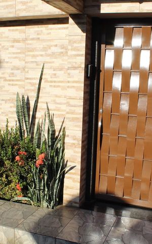 Casa para alugar com 90m², 3 quartos e sem vaga Casa para alugar com 90m², 3 quartos e sem vagaFachada