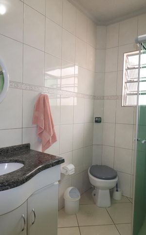 Casa à venda com 173m², 3 quartos e 3 vagasBanheiro 2