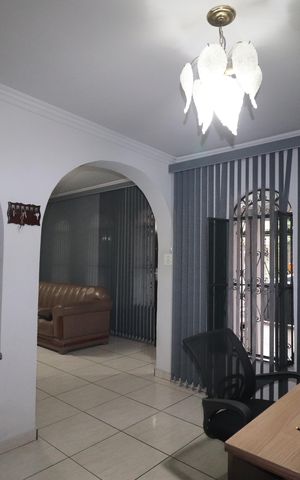 Casa à venda com 173m², 3 quartos e 3 vagasEscritório