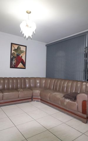 Casa à venda com 173m², 3 quartos e 3 vagasSala