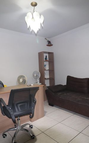 Casa à venda com 173m², 3 quartos e 3 vagasEscritório