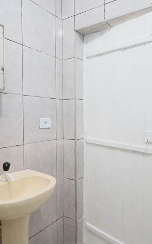 Casa para alugar com 80m², 2 quartos e sem vaga Casa para alugar com 80m², 2 quartos e sem vagaBanheiro