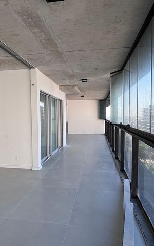 Apartamento à venda com 104m², 3 quartos e 1 vaga Apartamento à venda com 104m², 3 quartos e 1 vagaVaranda