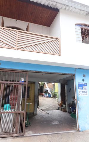 Casa à venda com 400m², 5 quartos e 6 vagasFachada