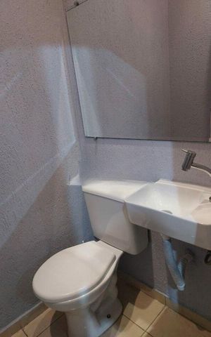 Casa à venda com 70m², 2 quartos e 2 vagas