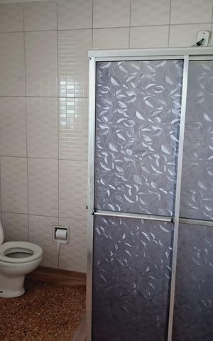 Casa à venda com 250m², 3 quartos e 1 vagaBanheiro