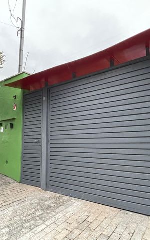 Casa para alugar com 220m², 4 quartos e 2 vagas Casa para alugar com 220m², 4 quartos e 2 vagasFachada