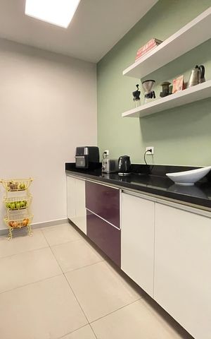 Casa para alugar com 220m², 4 quartos e 2 vagas Casa para alugar com 220m², 4 quartos e 2 vagasCozinha