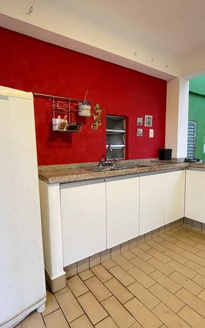 Casa para alugar com 220m², 4 quartos e 2 vagas Casa para alugar com 220m², 4 quartos e 2 vagasEspaço Gourmet
