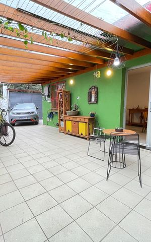 Casa para alugar com 220m², 4 quartos e 2 vagas Casa para alugar com 220m², 4 quartos e 2 vagasGaragem