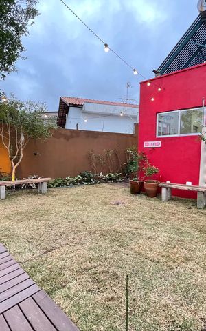 Casa para alugar com 220m², 4 quartos e 2 vagas Casa para alugar com 220m², 4 quartos e 2 vagasJardim / Quintal