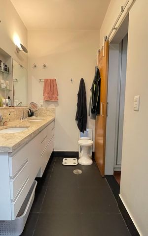 Casa para alugar com 220m², 4 quartos e 2 vagas Casa para alugar com 220m², 4 quartos e 2 vagasBanheiro do Quarto 1