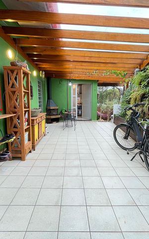 Casa para alugar com 220m², 4 quartos e 2 vagas Casa para alugar com 220m², 4 quartos e 2 vagasGaragem