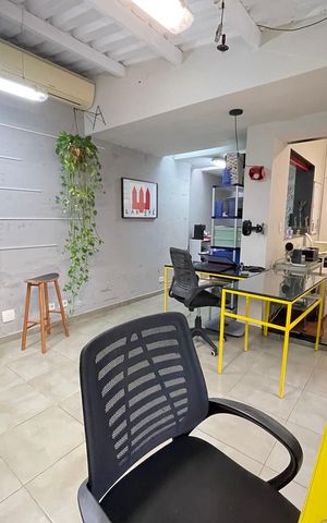 Casa para alugar com 220m², 4 quartos e 2 vagas Casa para alugar com 220m², 4 quartos e 2 vagasEscritório