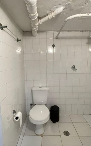 Casa para alugar com 220m², 4 quartos e 2 vagas Casa para alugar com 220m², 4 quartos e 2 vagasBanheiro 4