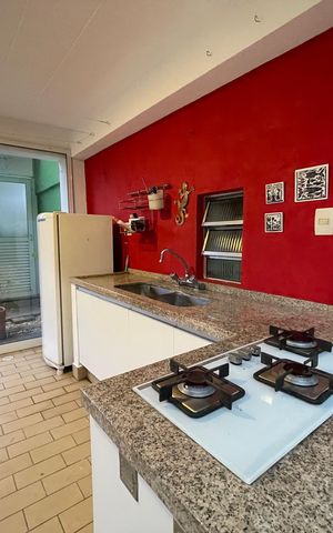 Casa para alugar com 220m², 4 quartos e 2 vagas Casa para alugar com 220m², 4 quartos e 2 vagasEspaço Gourmet