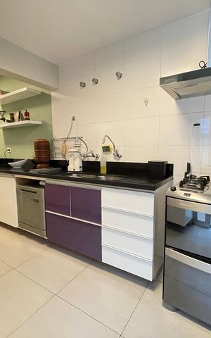 Casa para alugar com 220m², 4 quartos e 2 vagas Casa para alugar com 220m², 4 quartos e 2 vagasCozinha