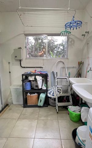 Casa para alugar com 220m², 4 quartos e 2 vagas Casa para alugar com 220m², 4 quartos e 2 vagasÁrea de serviço