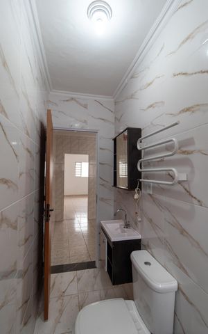 Casa à venda com 230m², 3 quartos e 4 vagas Casa à venda com 230m², 3 quartos e 4 vagasBanheiro da casa 01