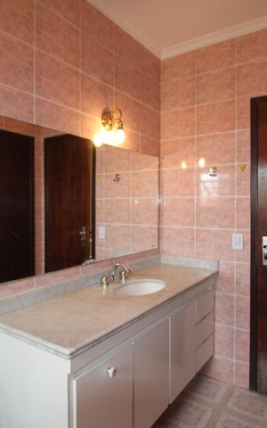 Casa para alugar com 160m², 3 quartos e 4 vagasBanheiro