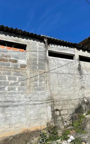 Casa à venda com 294m², 2 quartos e 1 vaga Casa à venda com 294m², 2 quartos e 1 vagaFachada
