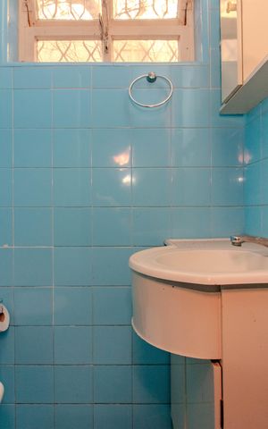 Casa à venda com 95m², 2 quartos e 2 vagas Casa à venda com 95m², 2 quartos e 2 vagasBanheiro social 2