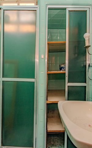 Casa à venda com 95m², 2 quartos e 2 vagas Casa à venda com 95m², 2 quartos e 2 vagasBanheiro social