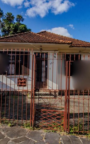 Casa à venda com 95m², 2 quartos e 2 vagas Casa à venda com 95m², 2 quartos e 2 vagasFachada
