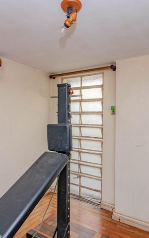 Casa à venda com 95m², 2 quartos e 2 vagas Casa à venda com 95m², 2 quartos e 2 vagasDepósito