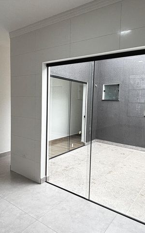 Casa à venda com 74m², 2 quartos e 2 vagas Casa à venda com 74m², 2 quartos e 2 vagasSala - Cozinha