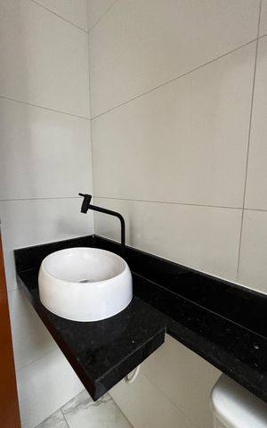 Casa à venda com 74m², 2 quartos e 2 vagas Casa à venda com 74m², 2 quartos e 2 vagasBanheiro